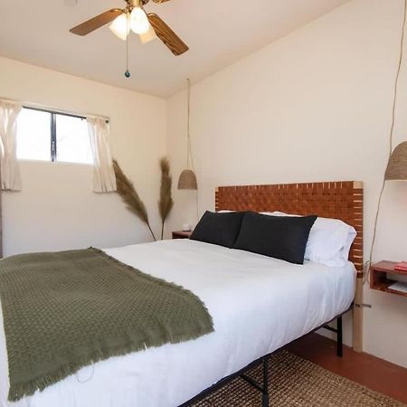 Renovated Lodge - Room 1 With Pool Access Joshua Tree Exterior photo